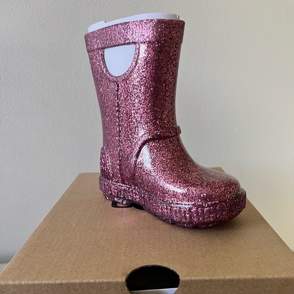Size 6 kids Glittery Pink Rainboots